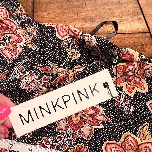 NWT MINK PINK FLORAL WRAP AROUND DRESS PUFF SLEEVE - Picture 13 of 16